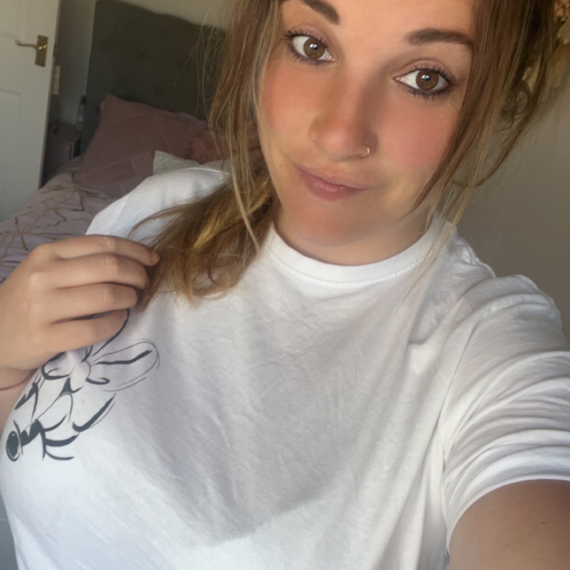 CurvyBrunetteX picture