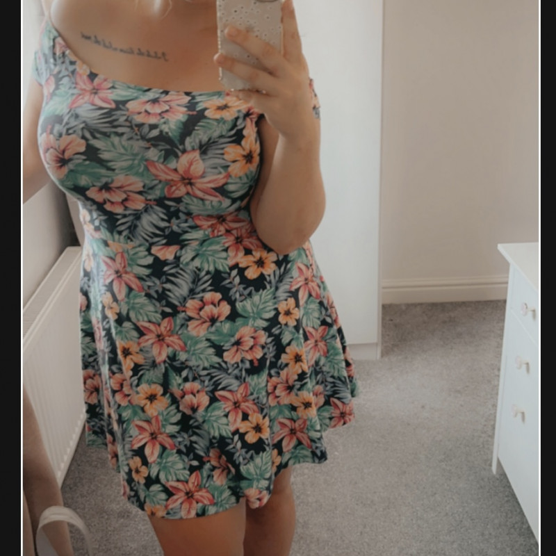 CurvyBrunetteX picture